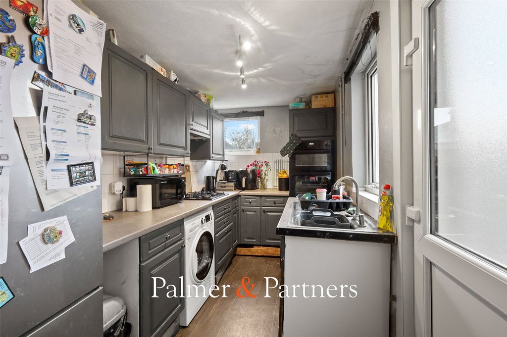 Property photo 3 of 11 Picture No. 06