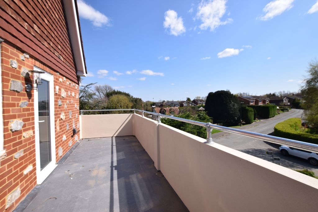 Property photo 1 of 12 Balcony 2