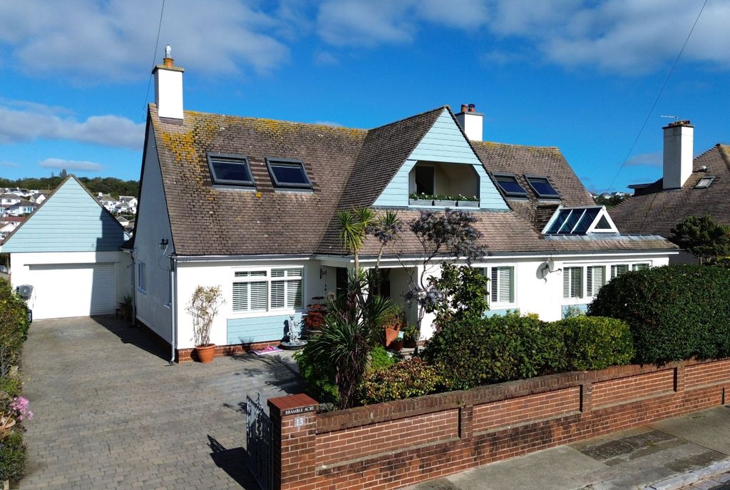 Property photo 1 of 33