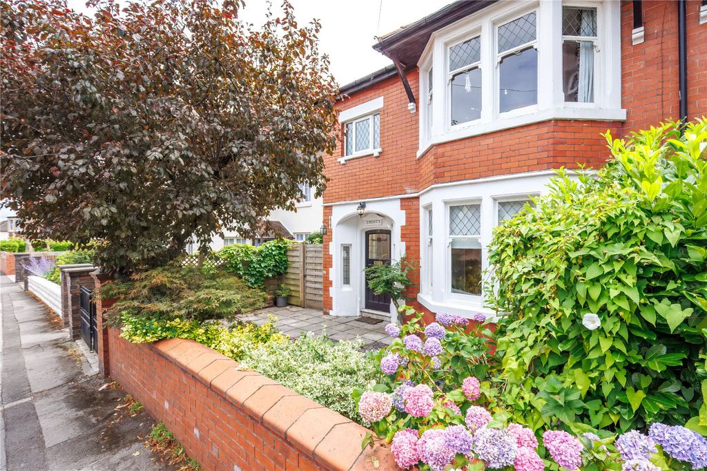 Property photo 1 of 42 Picture No. 05