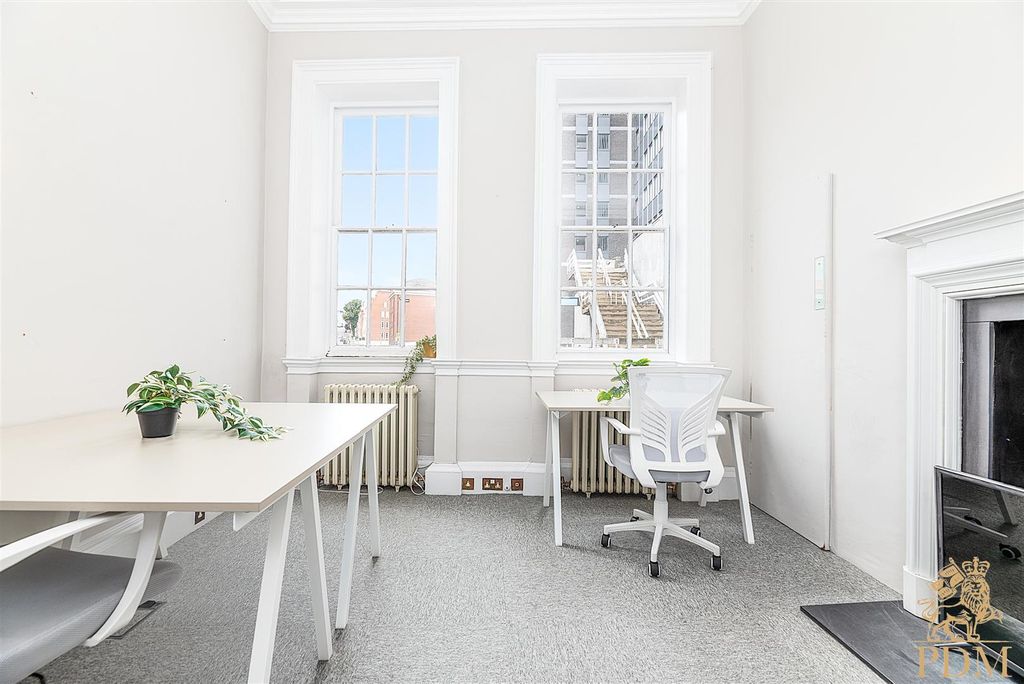 Property photo 1 of 18 64 St James St, Nottingham (31 Of 44).Jpg