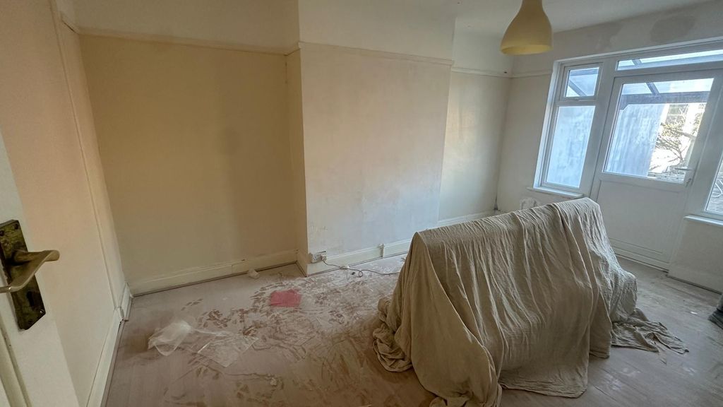 Property photo 2 of 8 Whatsapp Image 2026-02-14 At 3.50.07 Pm (4)