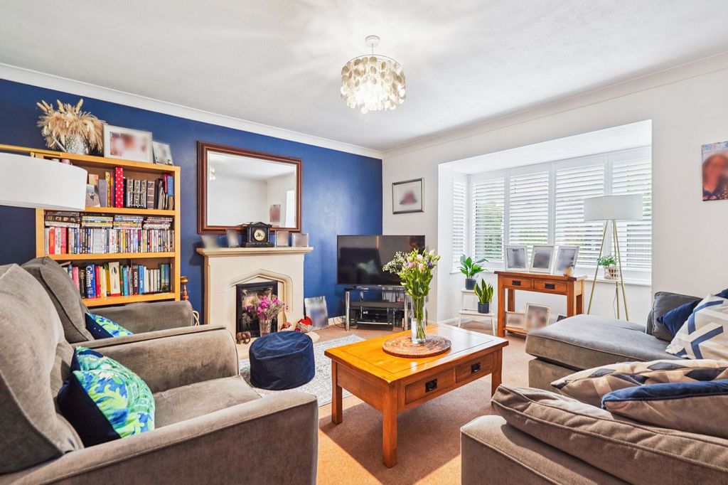 Property photo 2 of 36