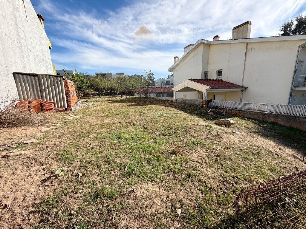 Property photo 1 of 10 Land For Construction Of A 3-Faced House With Garden - Rechousa - Senhora Do Monte