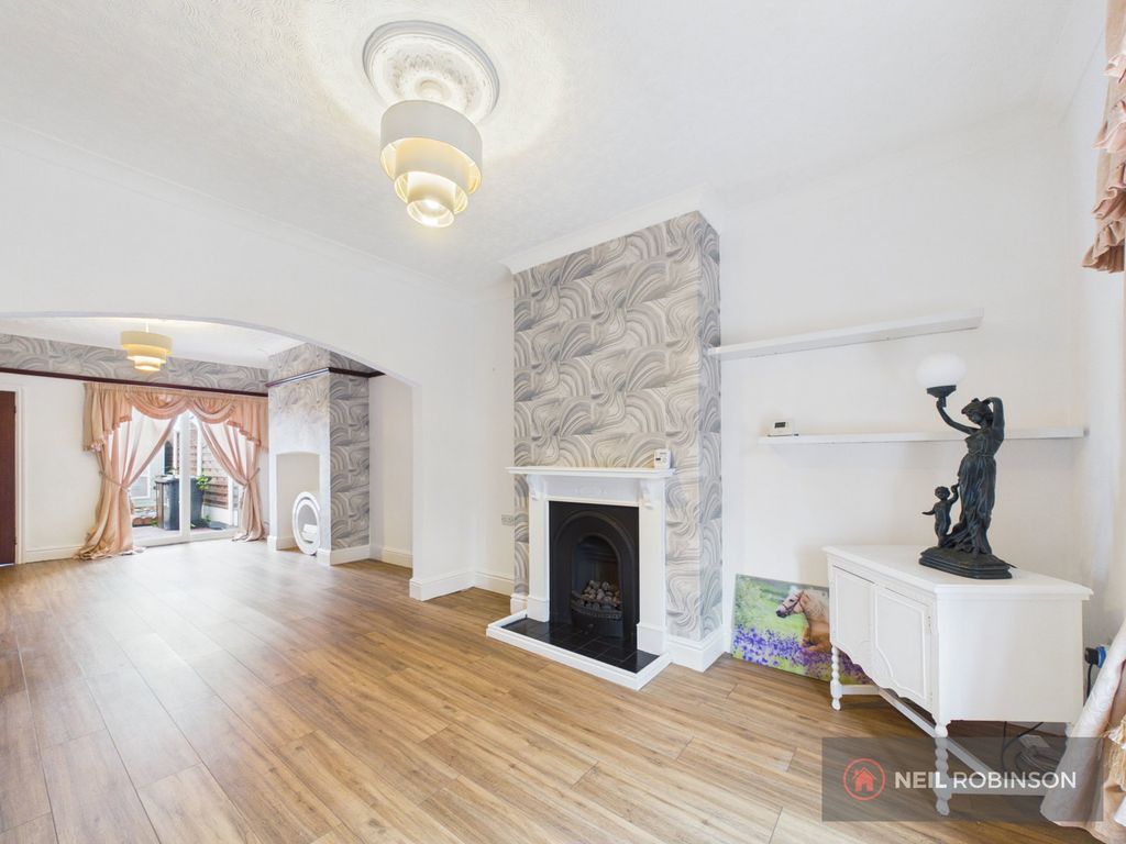 Property photo 2 of 37