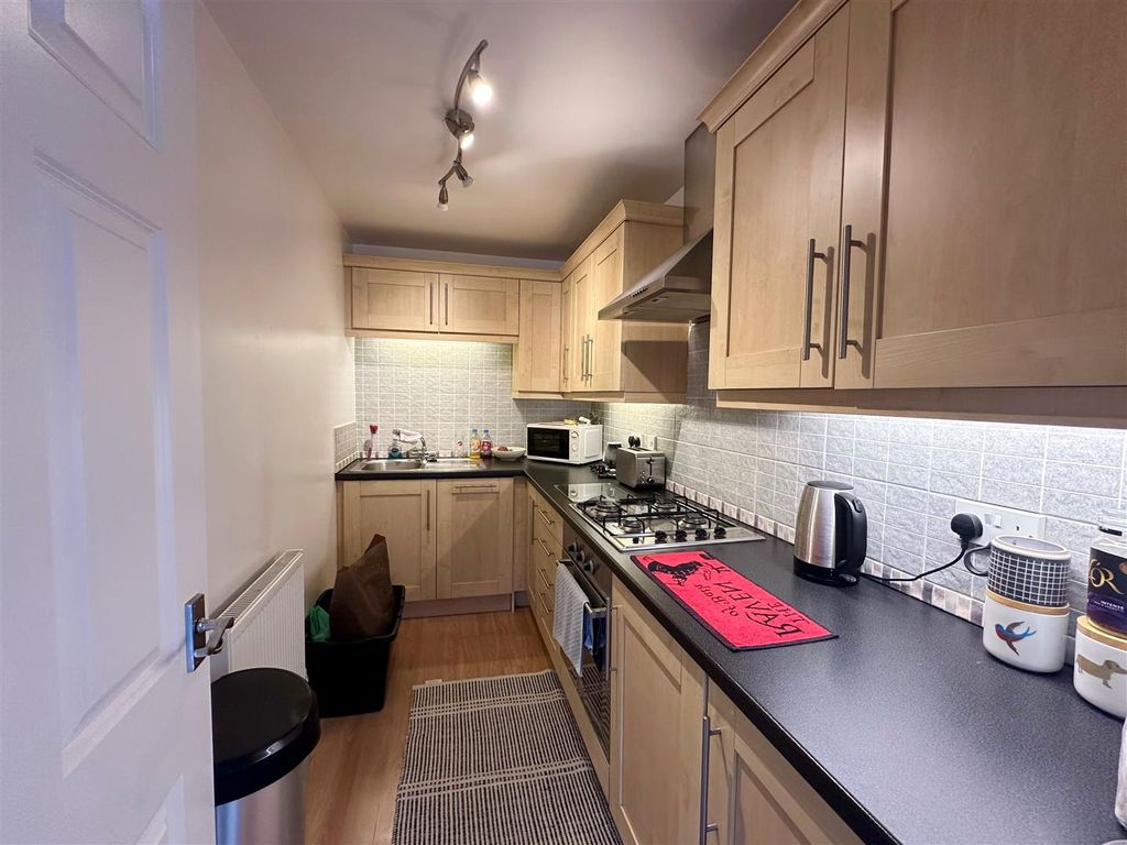Property photo 3 of 7 Kitchen.Jpg