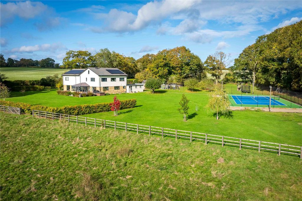 Property photo 1 of 63 Picture No. 96