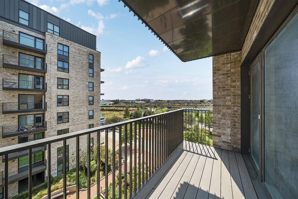 Property photo 3 of 14 Balcony