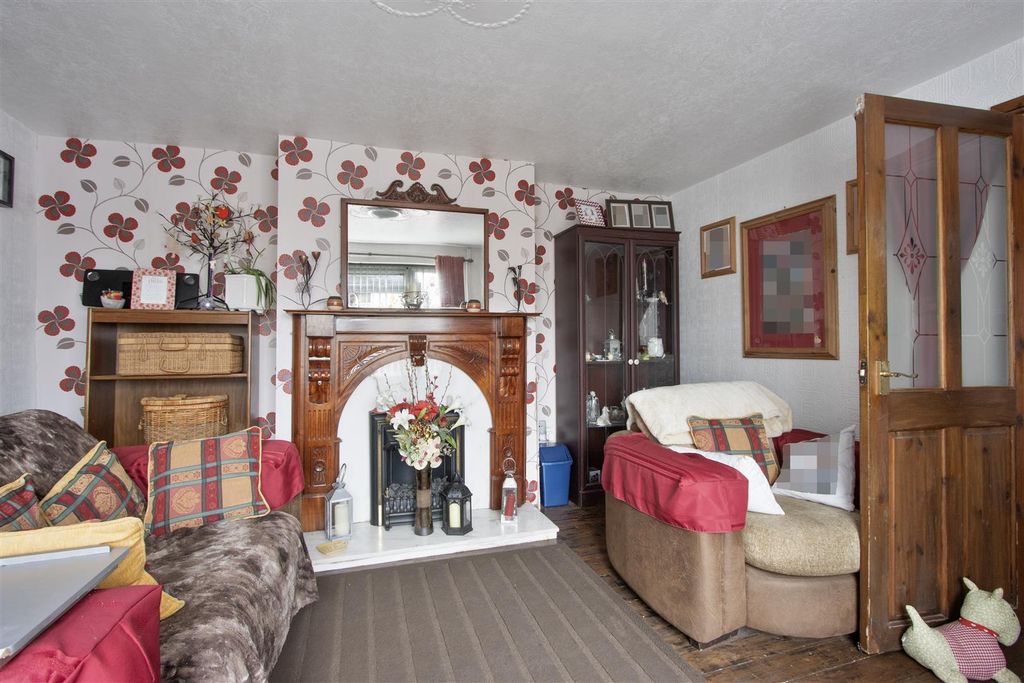 Property photo 2 of 19 Living Room