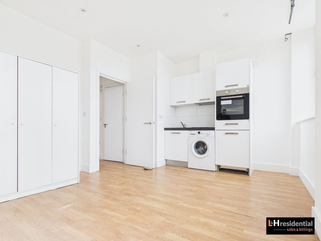 Property photo 2 of 3