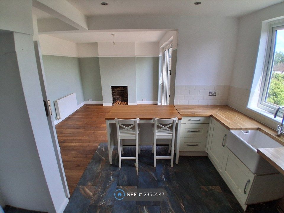 Property photo 3 of 35 Kitchen / Diner
