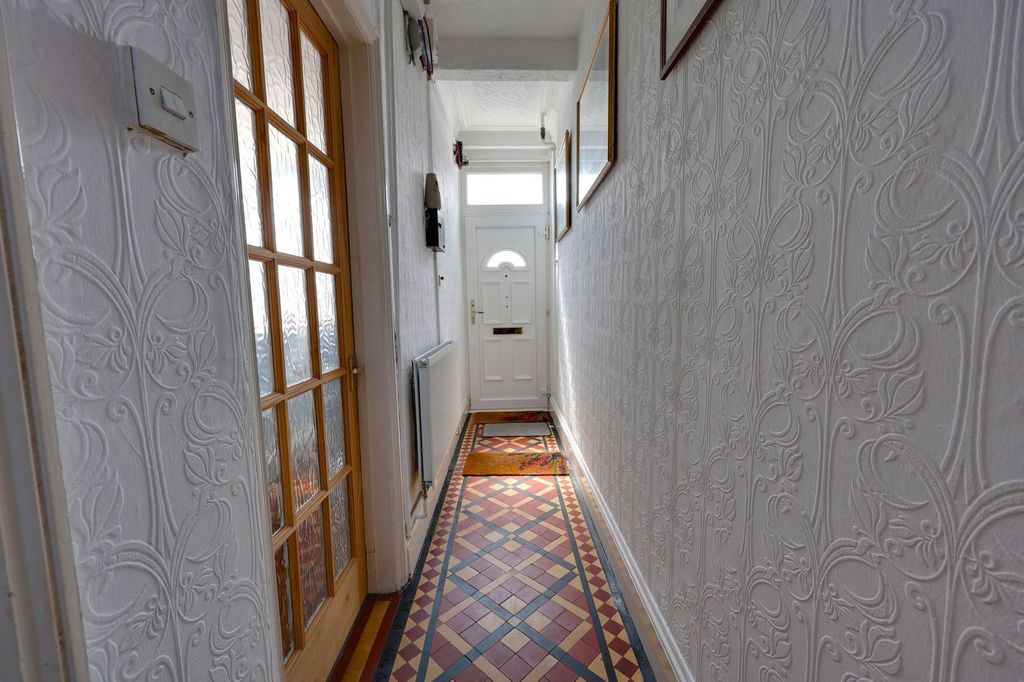 Property photo 3 of 29