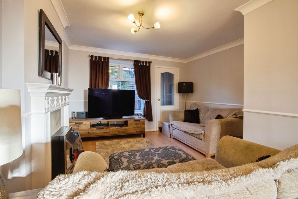 Property photo 2 of 19 Lounge/Dining Room