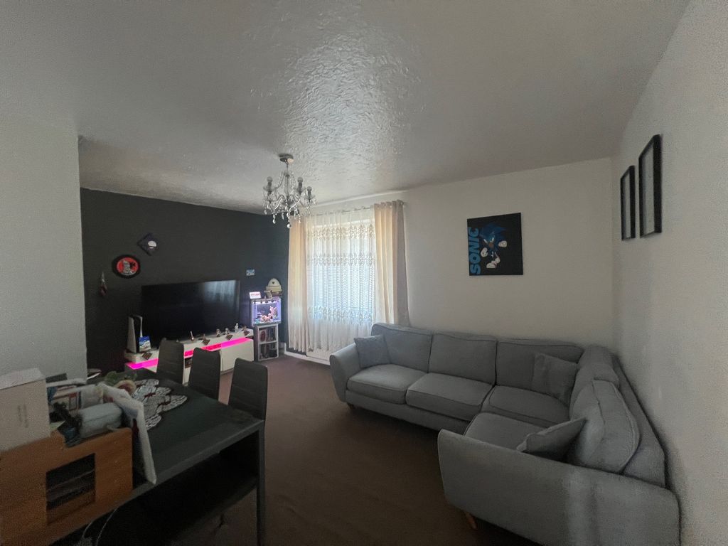 Property photo 1 of 4 3
