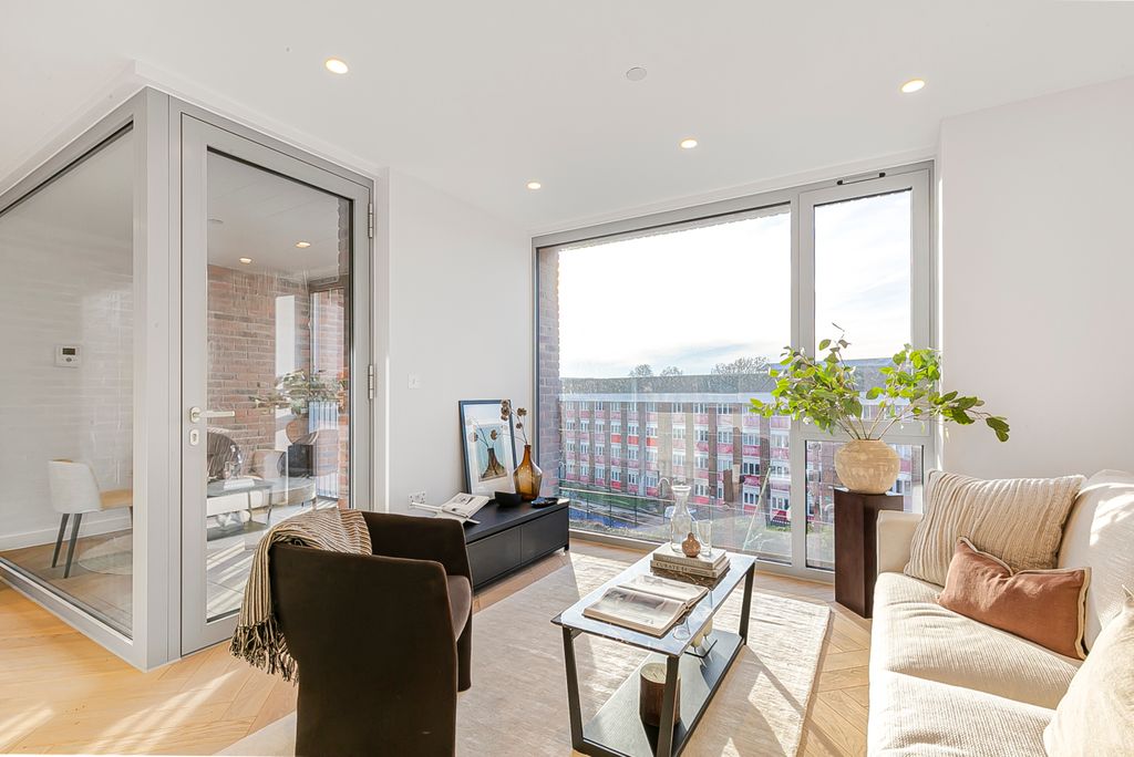 Property photo 3 of 10 Parkhaus 2 Bedroom  (10).Jpg