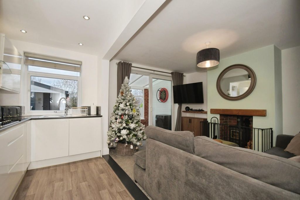 Property photo 3 of 15 Kitchen Living Diner 01.Jpg