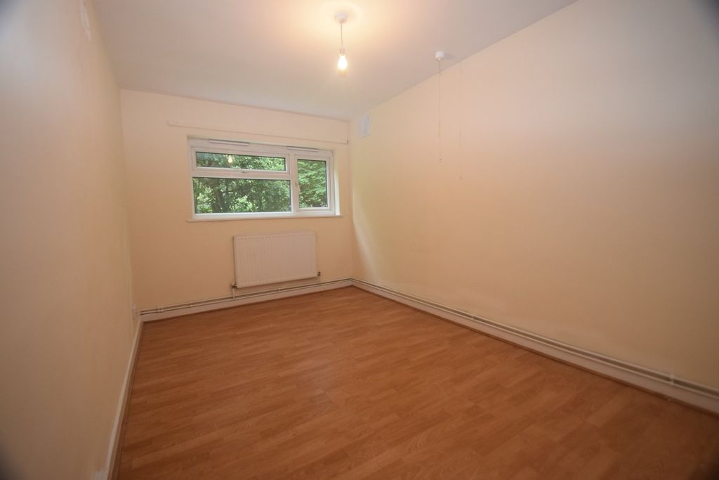 Property photo 2 of 3
