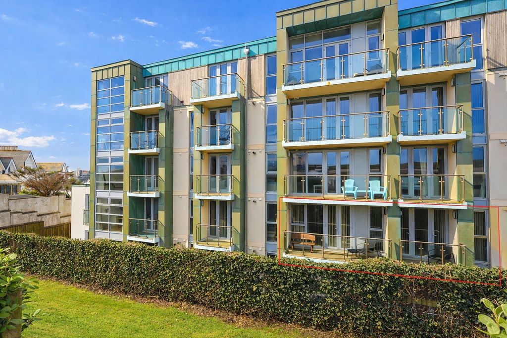 Property photo 1 of 24 External