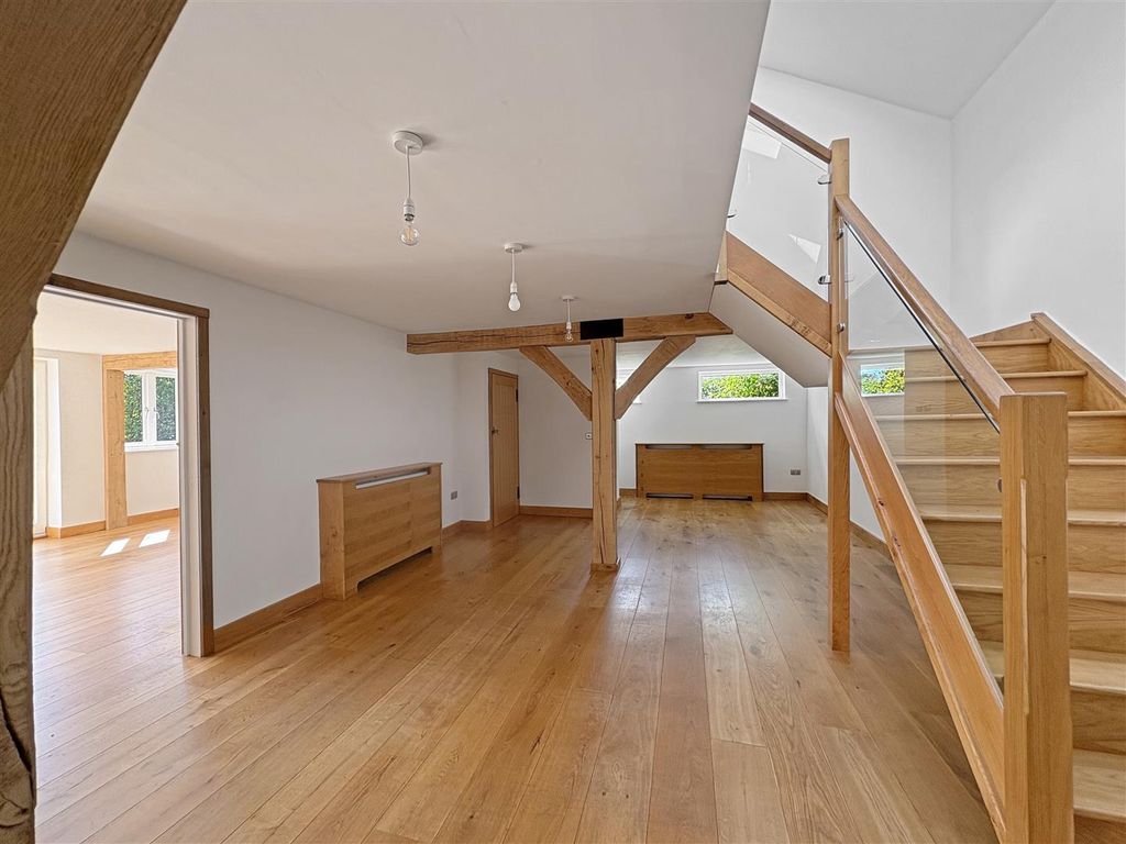 Property photo 3 of 14 d07d453F7F6084F42c764810cd29E05447Abb3B6.Jpg