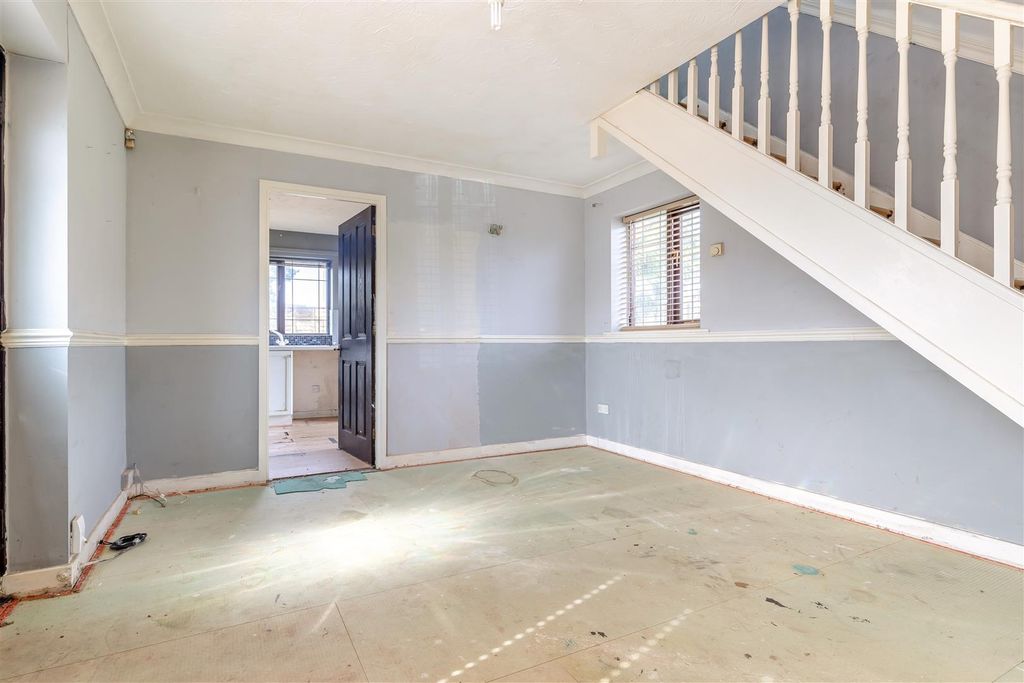 Property photo 2 of 22 8687110-Interior20.Jpg