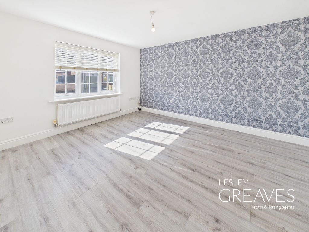 Property photo 2 of 24 Living Room