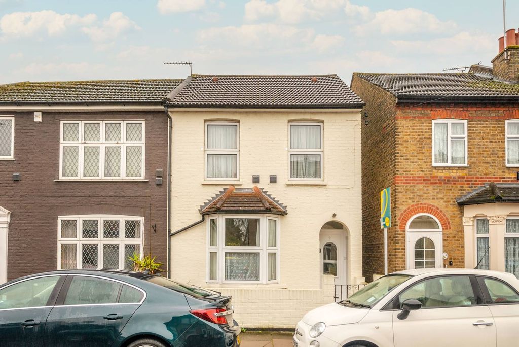 Property photo 2 of 11