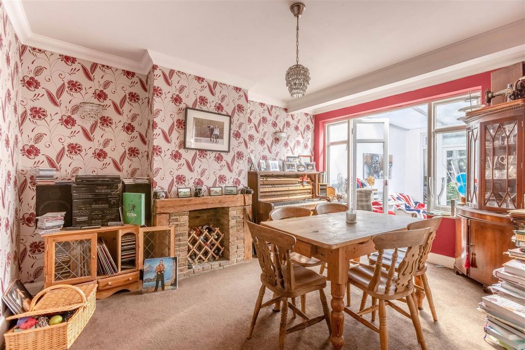 Property photo 3 of 17 Rjs11 (12 Of 20).Jpg