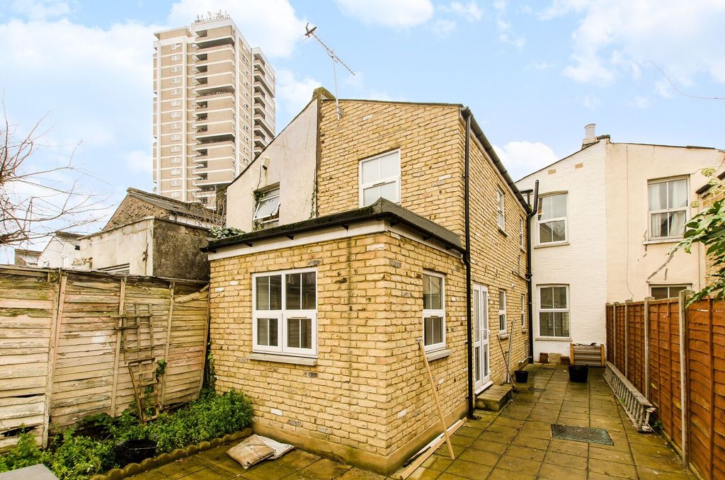 Property photo 3 of 10