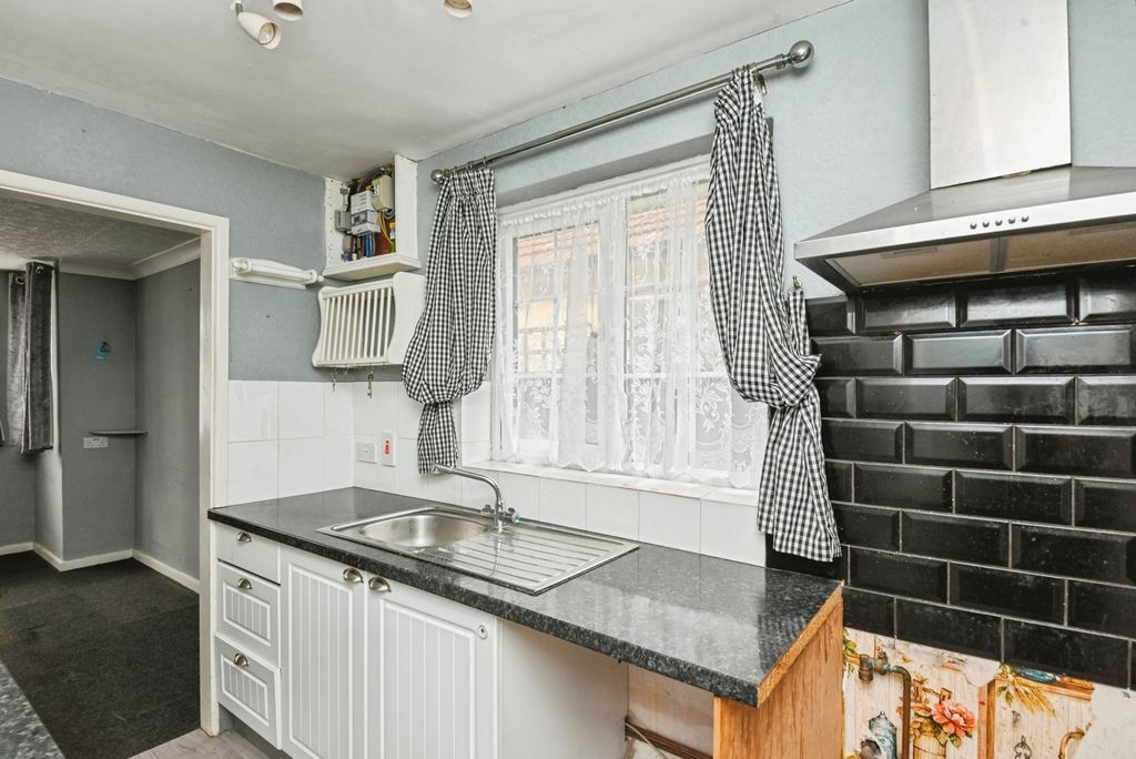 Property photo 2 of 16 Pbox-Img.Jpg