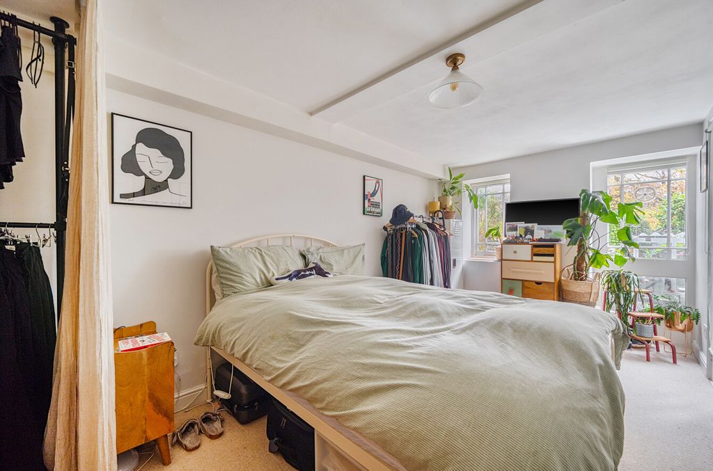 Property photo 2 of 24 1382210-21-691739...