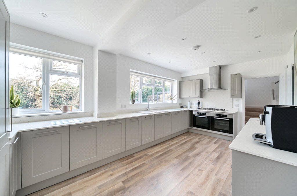 Property photo 3 of 32 Kitchen