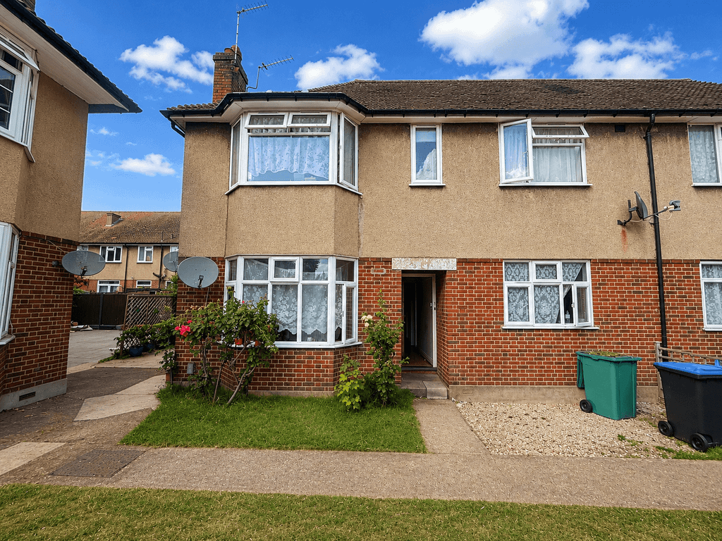 Property photo 1 of 7 2 Bed Ground Floor Maisonnette For Rent
