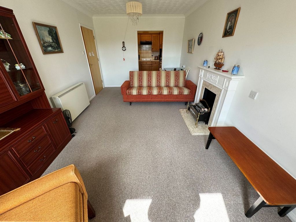 Property photo 2 of 8