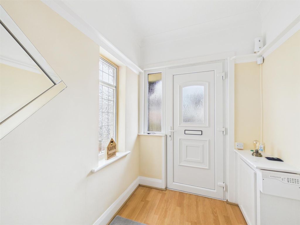 Property photo 3 of 40 Cam03604G0-Pr0274-Still002.Jpg