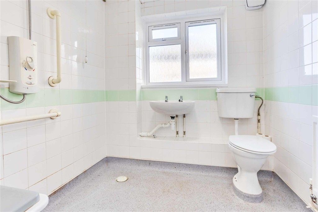 Property photo 3 of 5