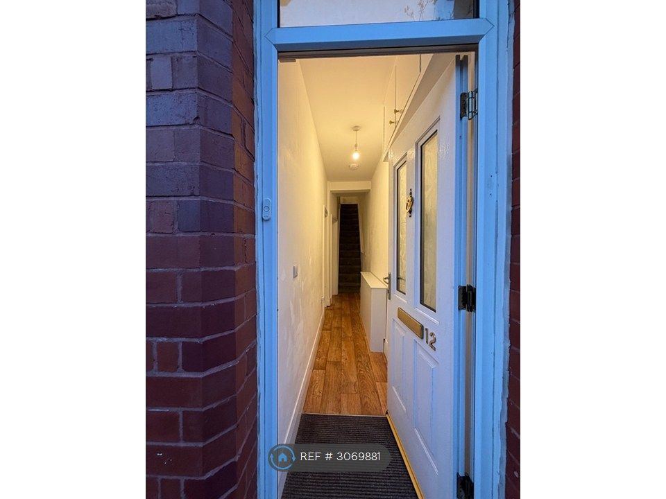 Property photo 2 of 25