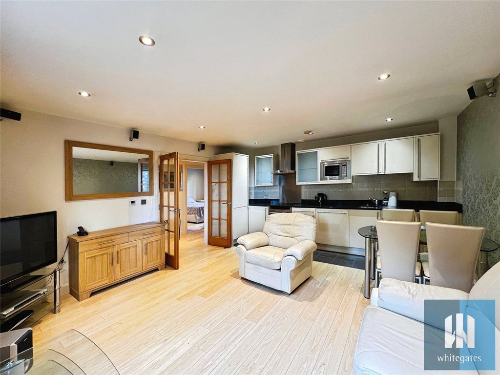 Property photo 2 of 17 Picture No. 11