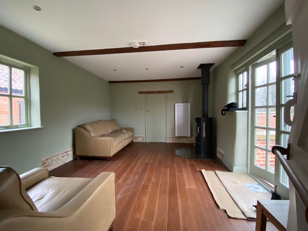 Property photo 2 of 7 Living Room