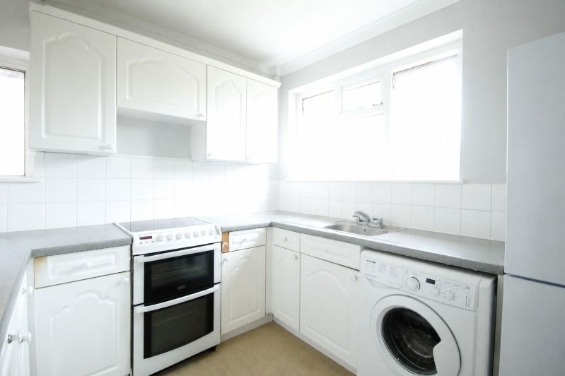 Property photo 3 of 8 Img 9056