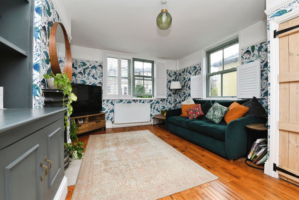 Property photo 2 of 19