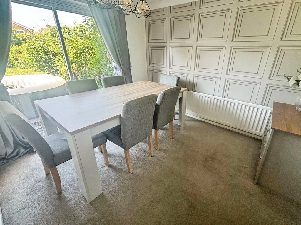 Property photo 3 of 11 Dining Room