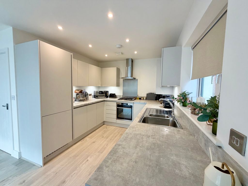 Property photo 3 of 9 Img_4256