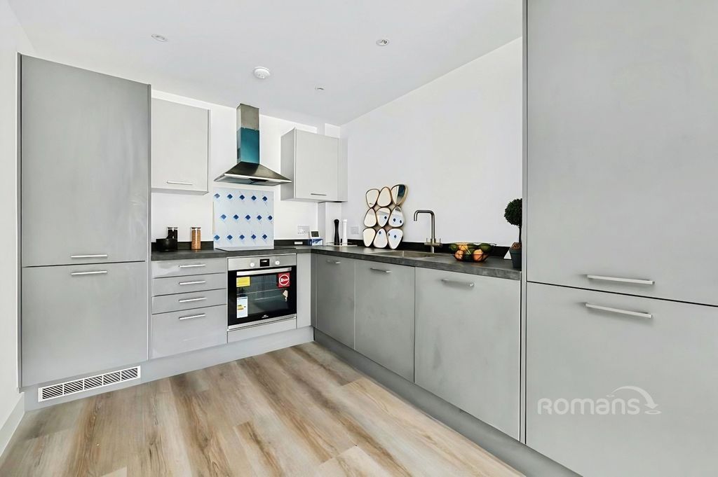 Property photo 2 of 11 Pbox-Img.Jpeg