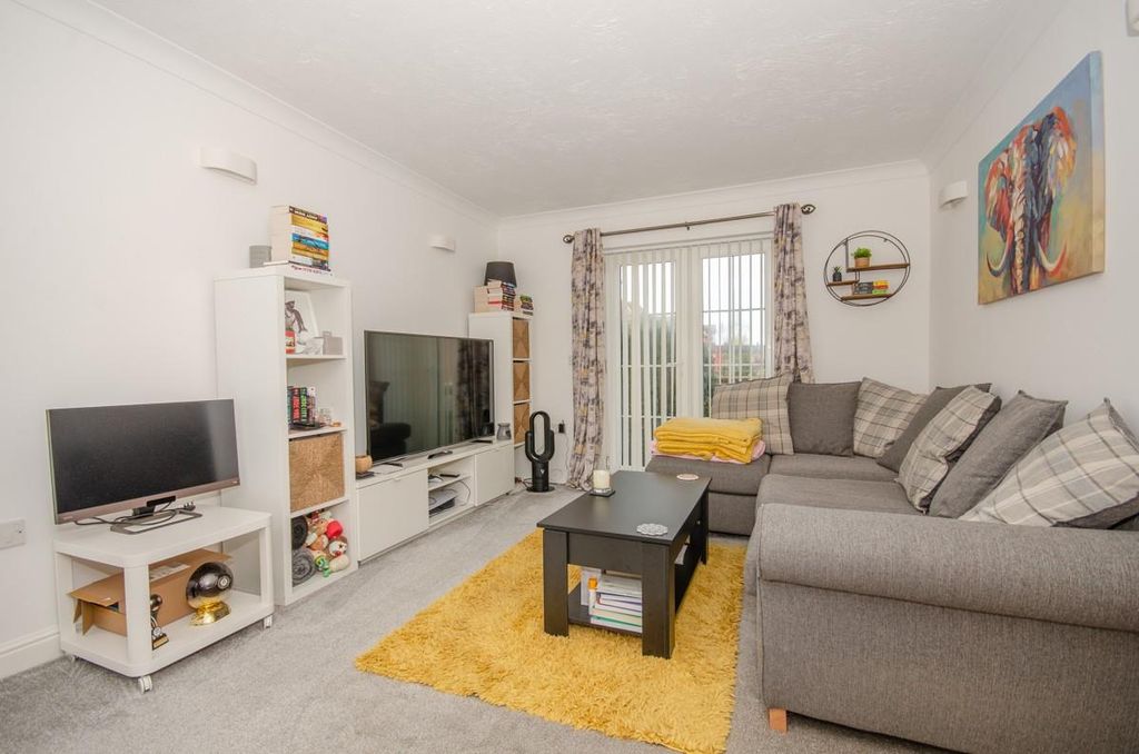 Property photo 2 of 11 Lounge Area.Jpg