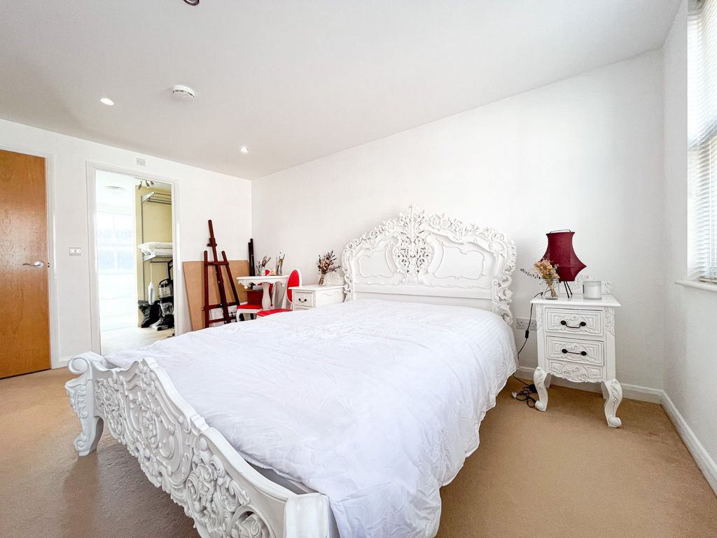 Property photo 2 of 30 Bedroom 1