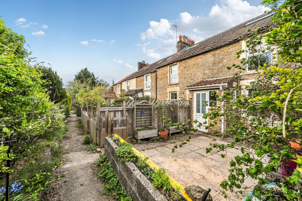 Property photo 1 of 7