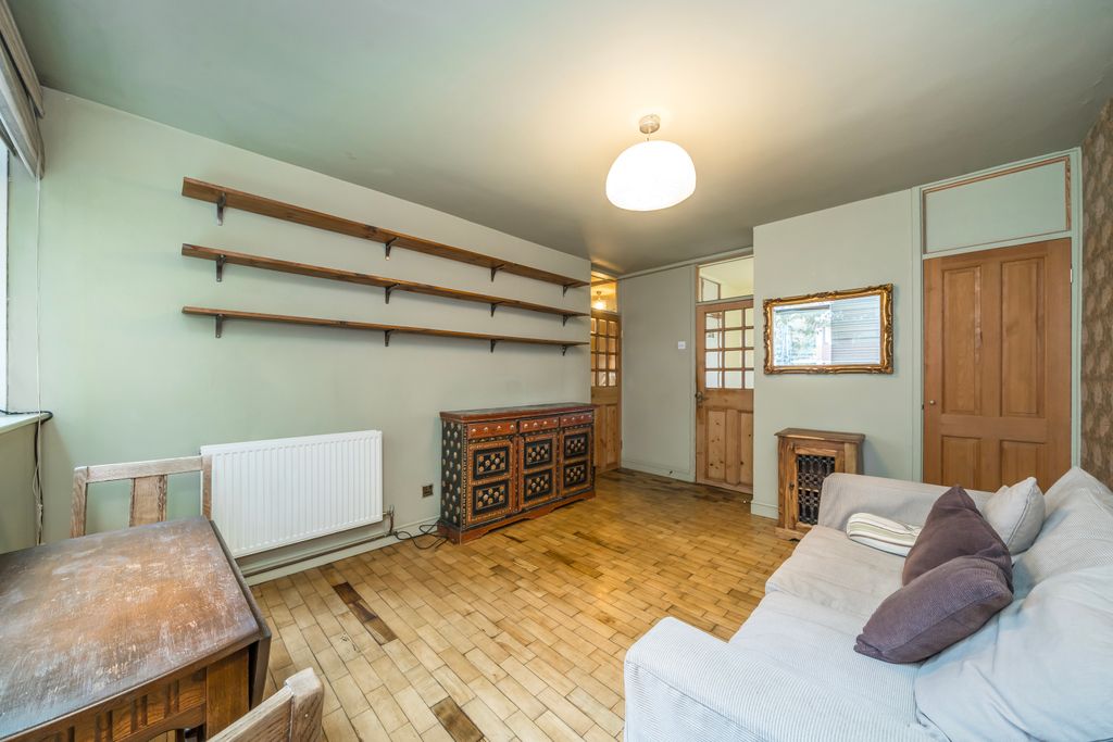 Property photo 2 of 8 Picture No. 34