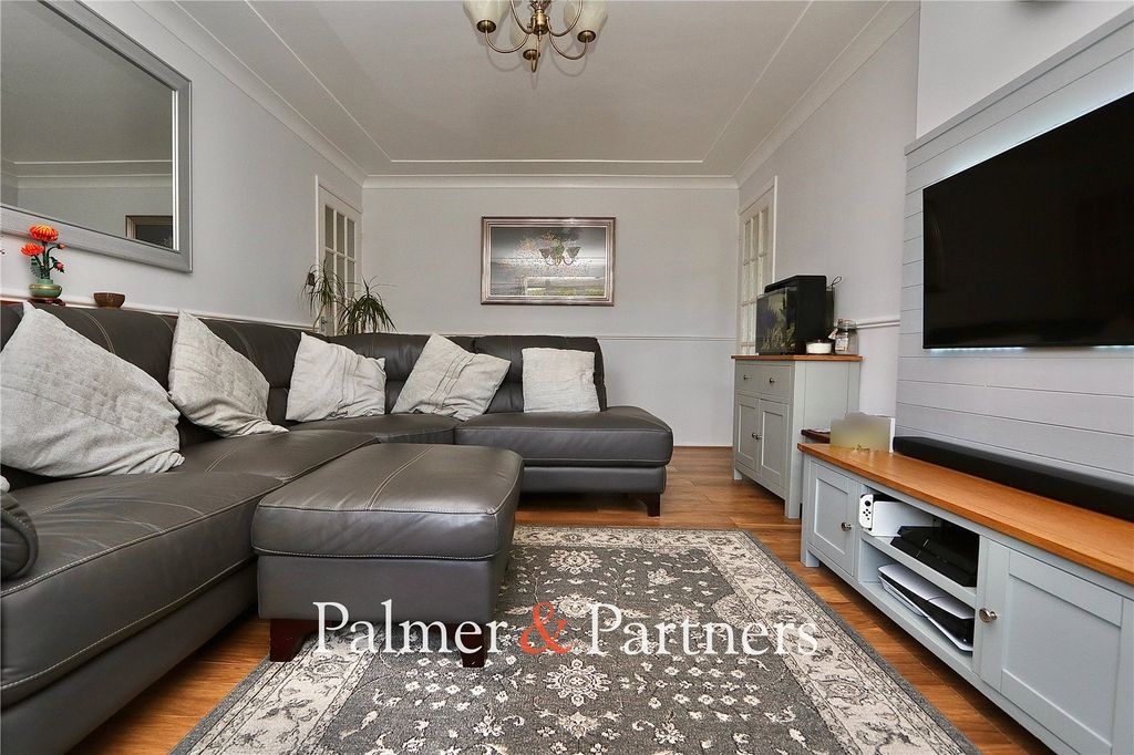 Property photo 3 of 24 Picture No. 01
