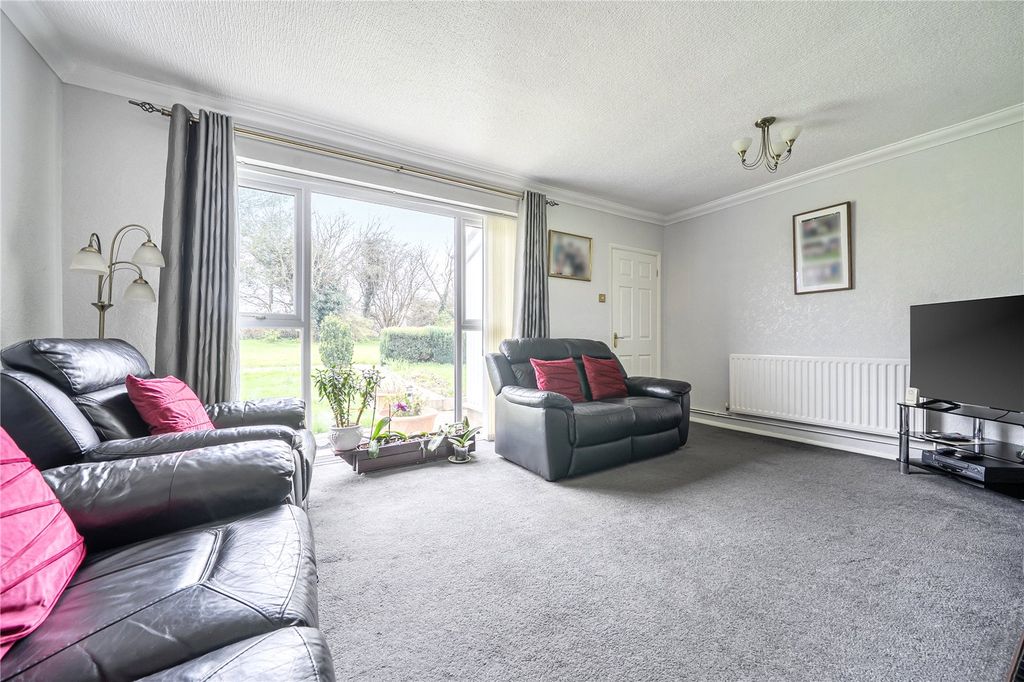 Property photo 2 of 17 Picture 2