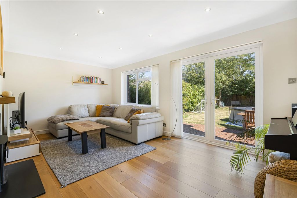 Property photo 3 of 25 15_36871.Jpg